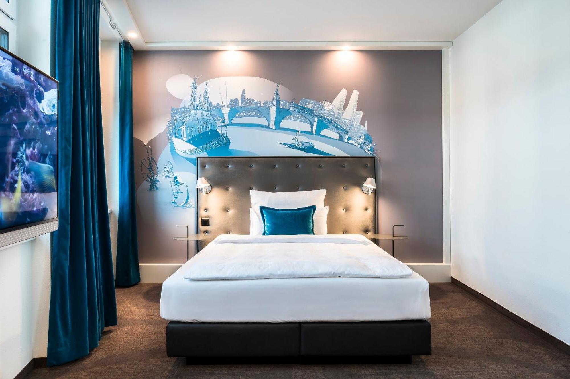 Hotel One